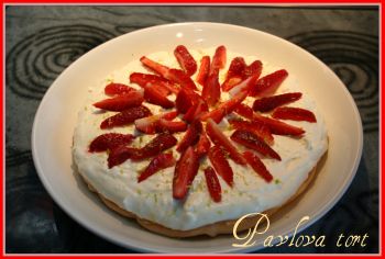 Pavlova tort